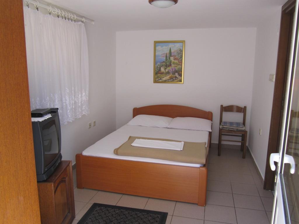 Apartments Antonia Malinska Kamer foto