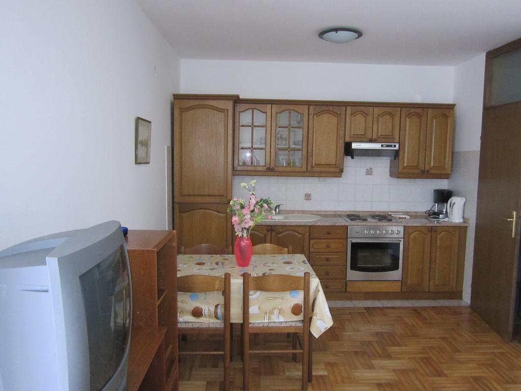 Apartments Antonia Malinska Kamer foto